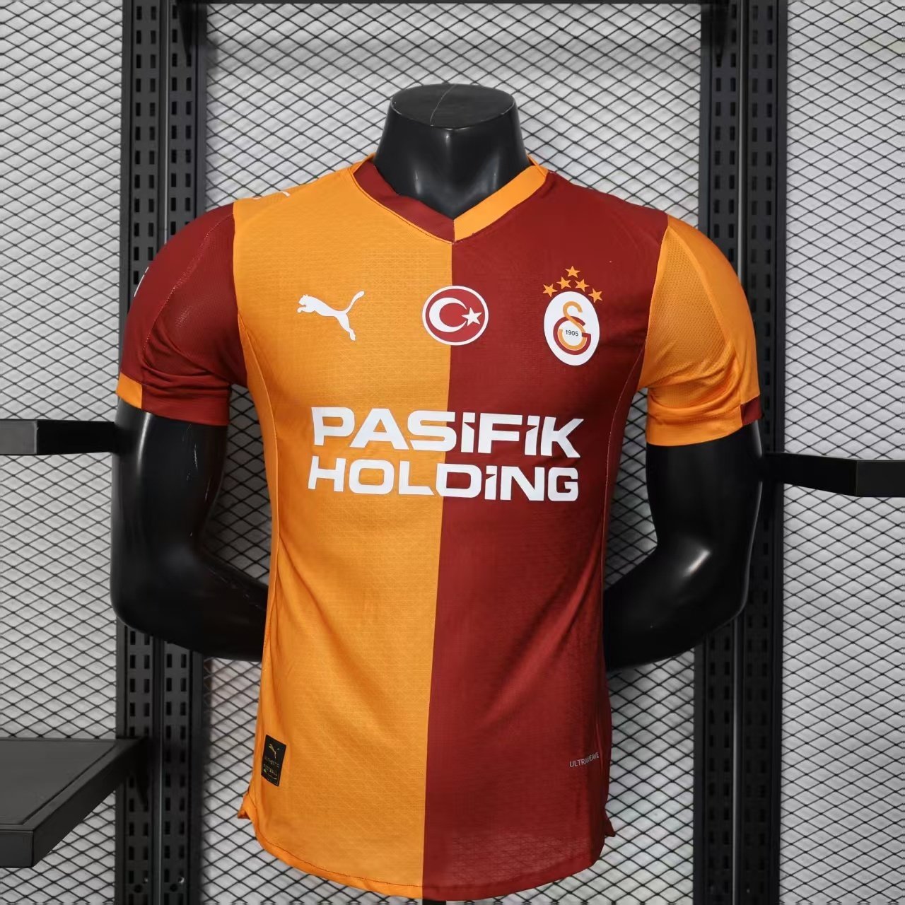 2025/2026 Player Version Galatasaray Home Football Jersey 1:1 Thai Quality